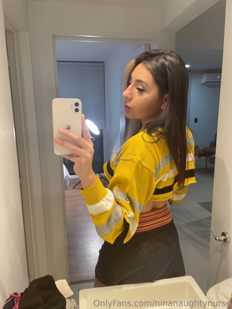 I will squirt jerking my pussy d l 