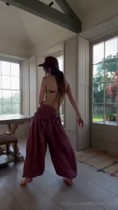 Silly lil dancing videos i did 
