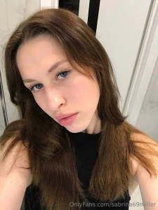 How was your day hold my selfie