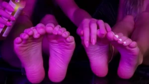 Late one night erikas_feet and i were in the mood to get a little