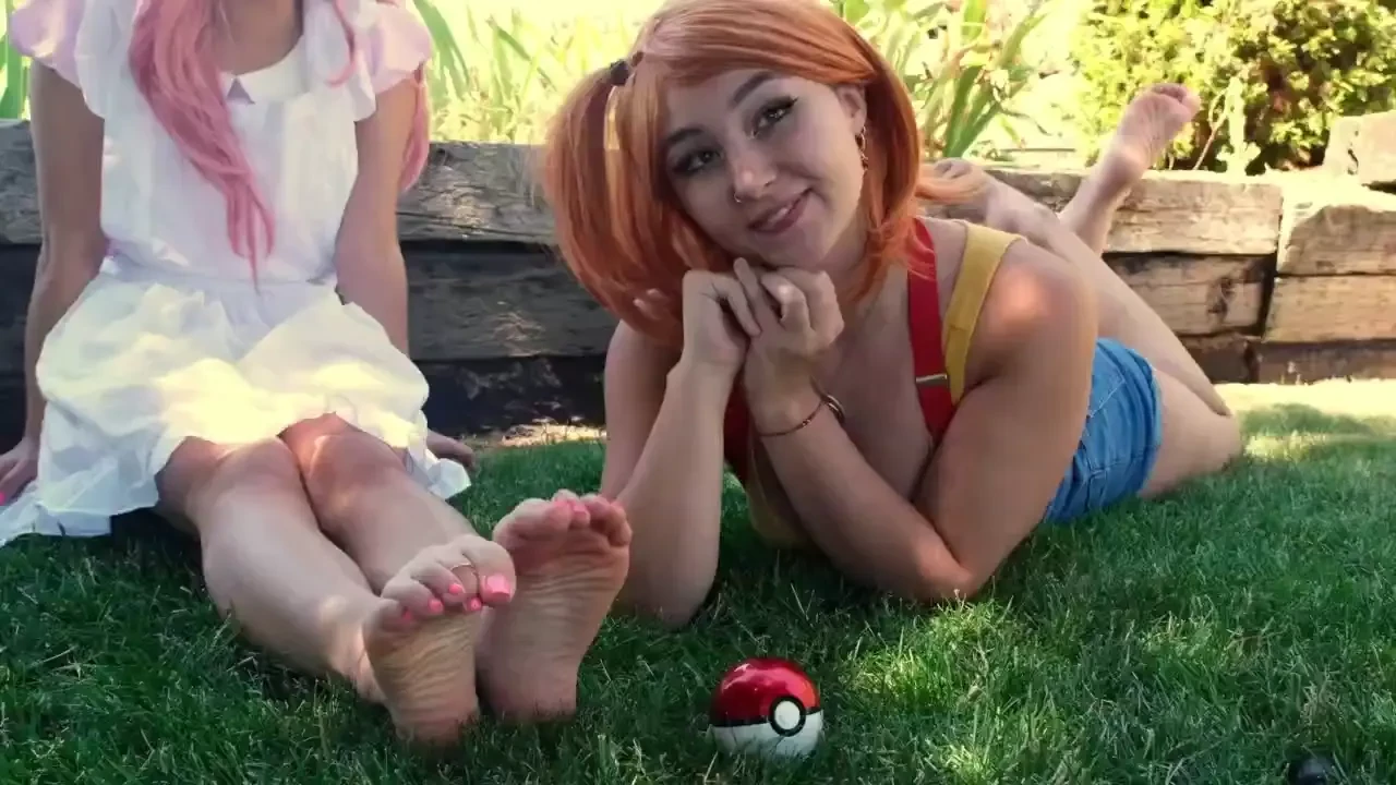 Nurse joy and misty take care of your pok balls w nekonymphe after a 