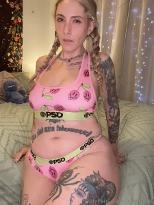 How long could you last if i kept eye contact while sucking cock