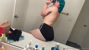 Swipe to see it with no shorts part 1