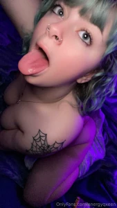 Daddyyyyy put it in my mouth right nowww