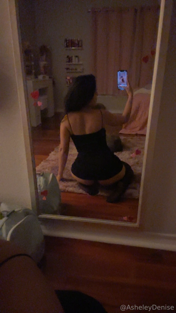 A 3 min vid 5 pics for 4 in the video i twerk and shake my ass and 