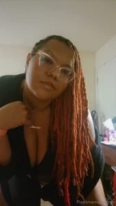 I heard something about treats so here i am dm me xx