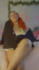 Do you still think i m hot with no makeup and chill vibes would you