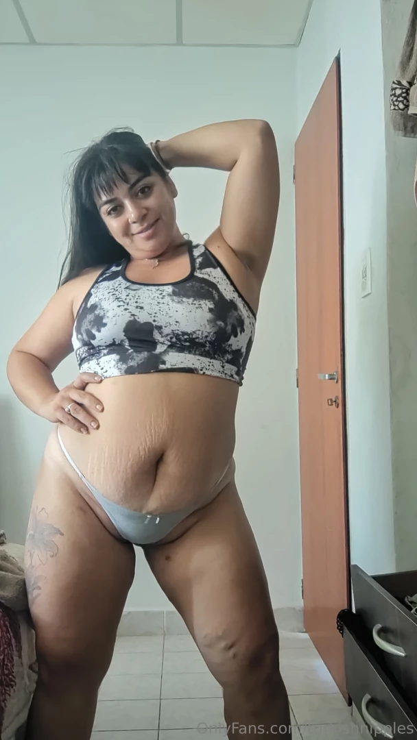 I went to train then i got horny and opened my ass for you do you want 