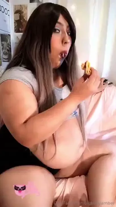 Another fattening night of pizza join amber on another night eating 