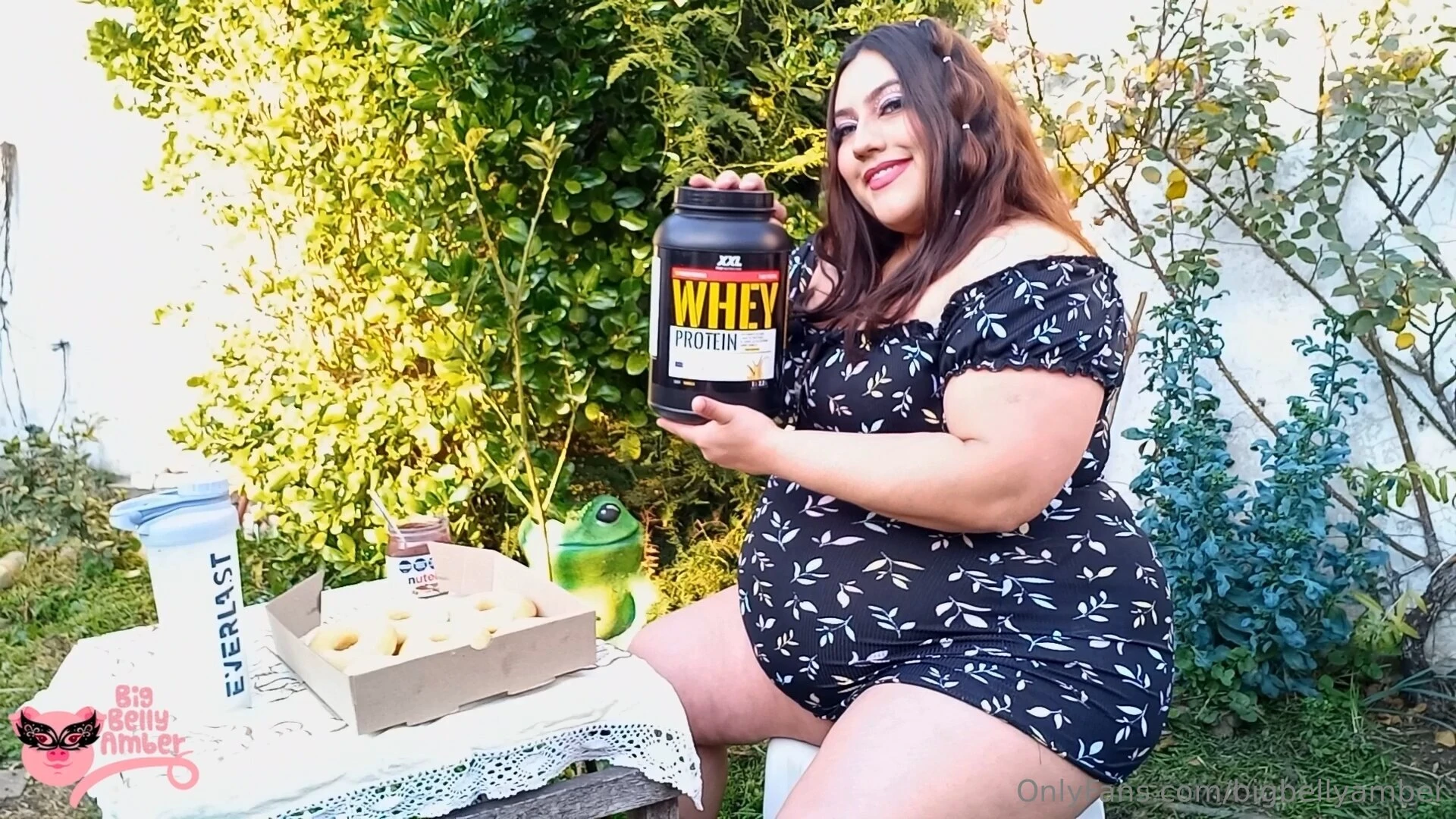 Six donuts at the same time a snack of 6 donuts okay fine will you eat part 8 