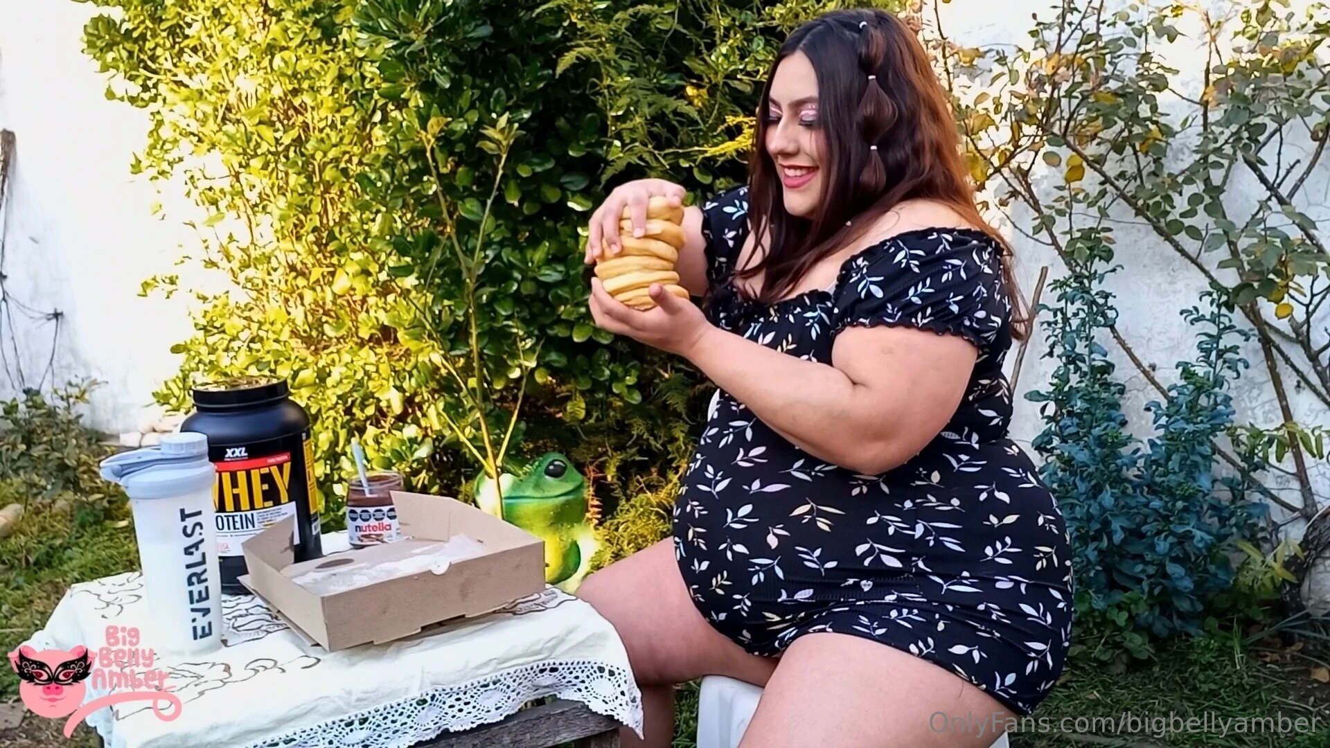 Six donuts at the same time a snack of 6 donuts okay fine will you eat part 10 