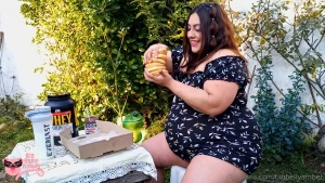 Six donuts at the same time a snack of 6 donuts okay fine will you eat part 10