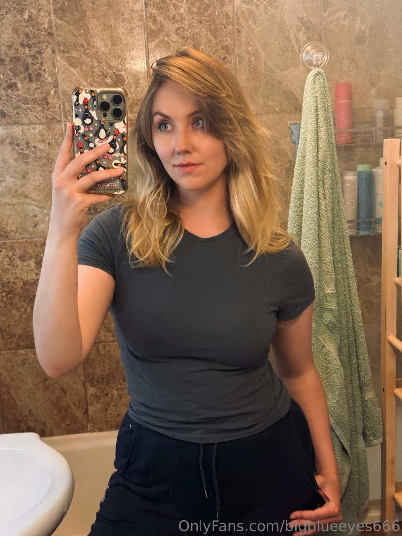 I ve heard guys with big cocks wear sweat pants i enjoy both 