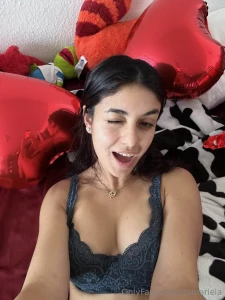 Roses are red my boobies are big if you re being nice then i suck on