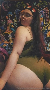 Im loving this green body suit what do you think