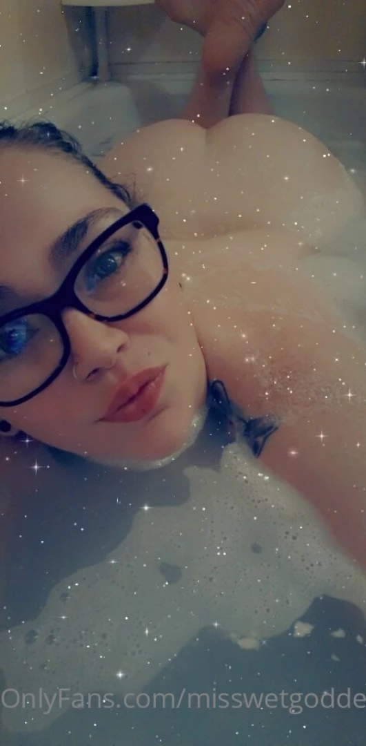 Bubble bath before bed 