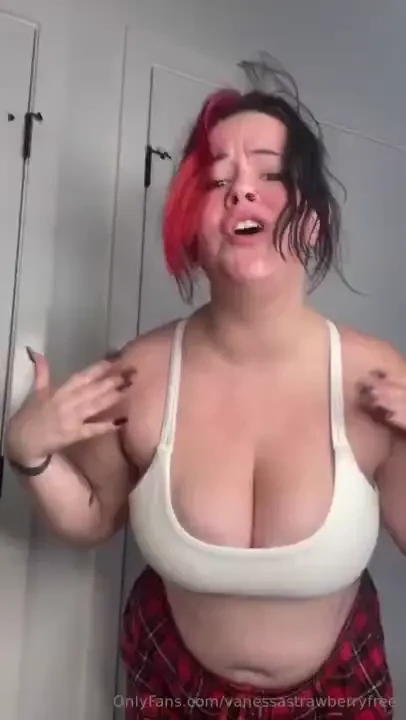 Tip me 10 to see the sextape i filmed in this 