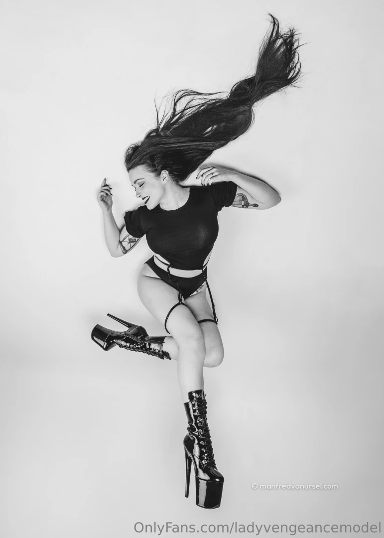 Since i can only post 40 pictures per post i made a selection from the part 25 