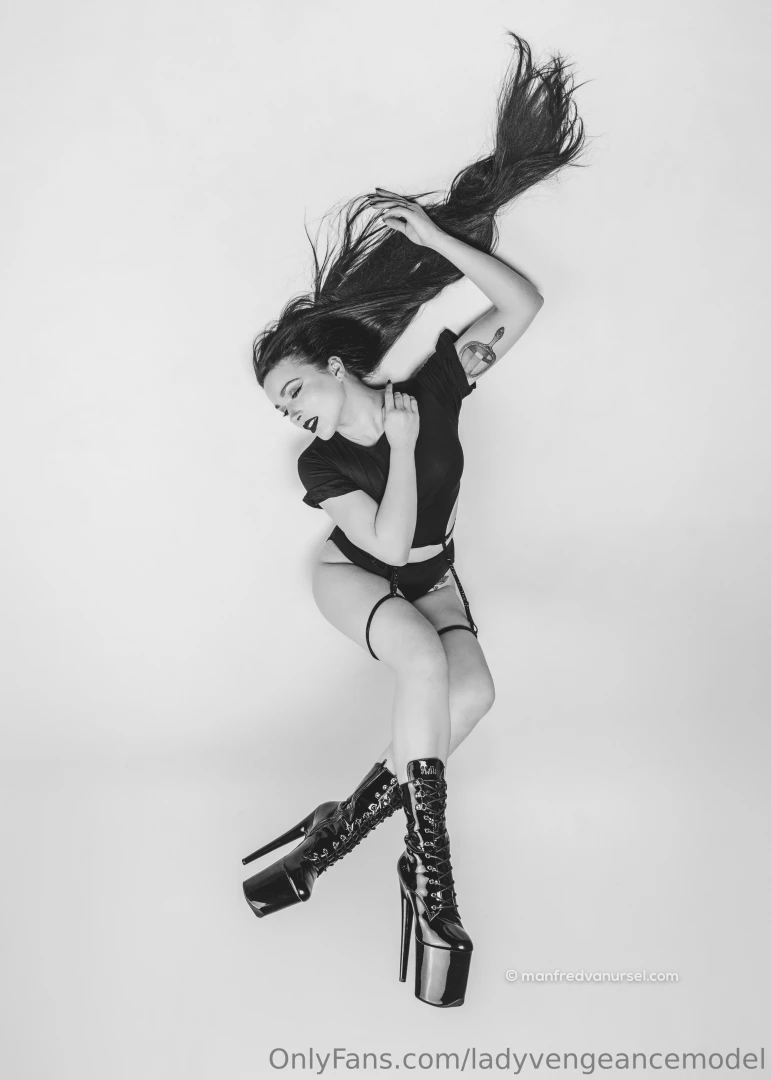 Since i can only post 40 pictures per post i made a selection from the part 7 