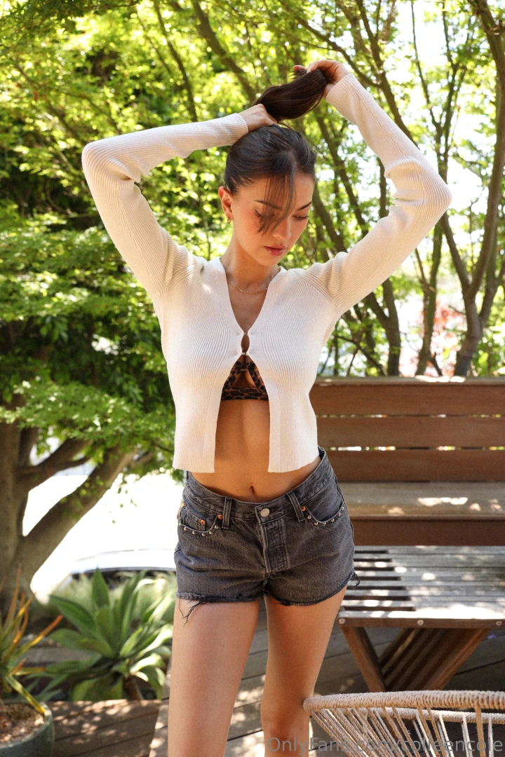 Meowwww showing you my wildest side today 