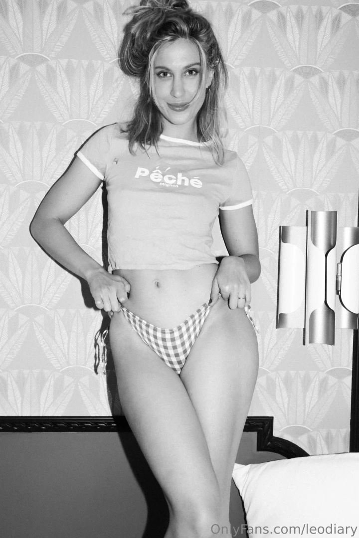 Meggited - erotic nude set 