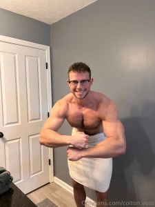 Message me if you want to see what s underneath my towel