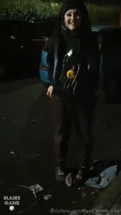 Smoll foxx and i ran around my parents land and flashed as many times 