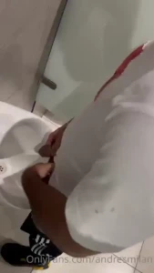 Que har as si te aparezco as en los ba os del mall what would you do part 2