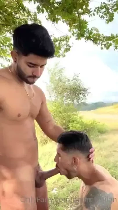 Estabamos dando un paseo y terminamos haciendo cruising follando y 