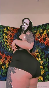 The mask stays on ignore my leg scratches part 5