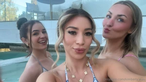 Going live with my babes brooklynsantana amp barbavila at 4 30pm pst