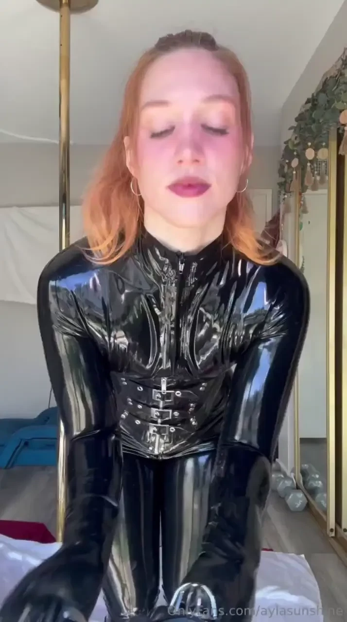 Pov my dungeon pet what i have in store for you is breaking you down 