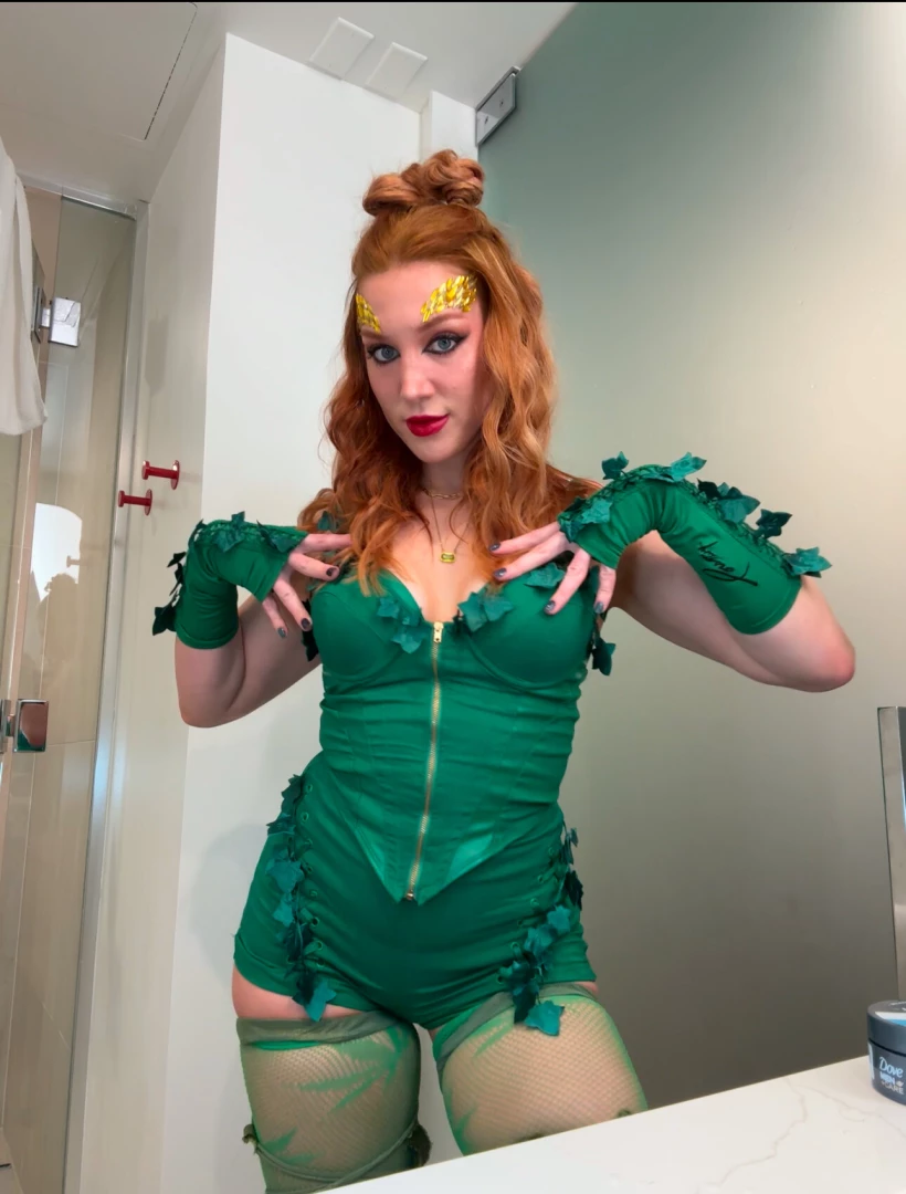 Obsessed with my poison ivy look 