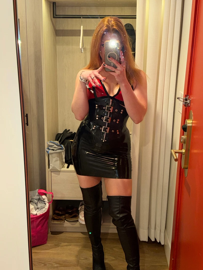 Do you like my latex outfit i loved it but i got kinda sweaty 