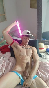 Hold tight to my bat