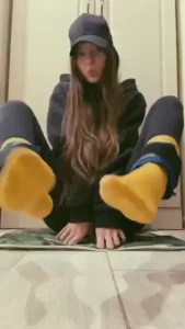 These feet will do anything to attract attention