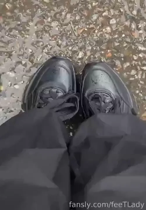 Wigglewiggle fyp shoes dirty smell 