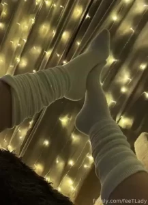 Forget about everything and immerse yourself in it feet toe wrinkle