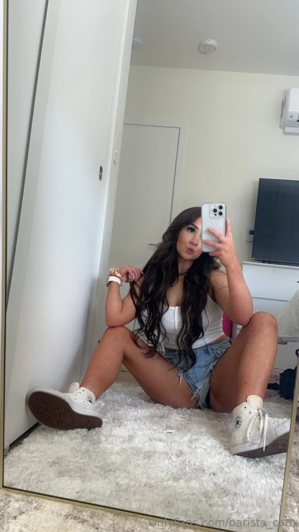I looked hot and lucky for you i took a pic x 