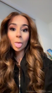 Wanna have this tongue on your