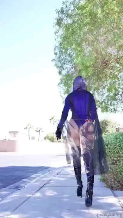 Made a bunch of videos in the raven cosplay yesterday and accidentally 