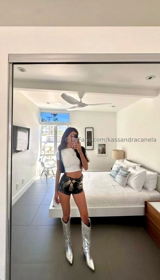 My cowgirl outfit feeling very sexy today https onlyfans com 