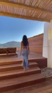 Days of sun days of reconnecting with the sensuality and sexy movement