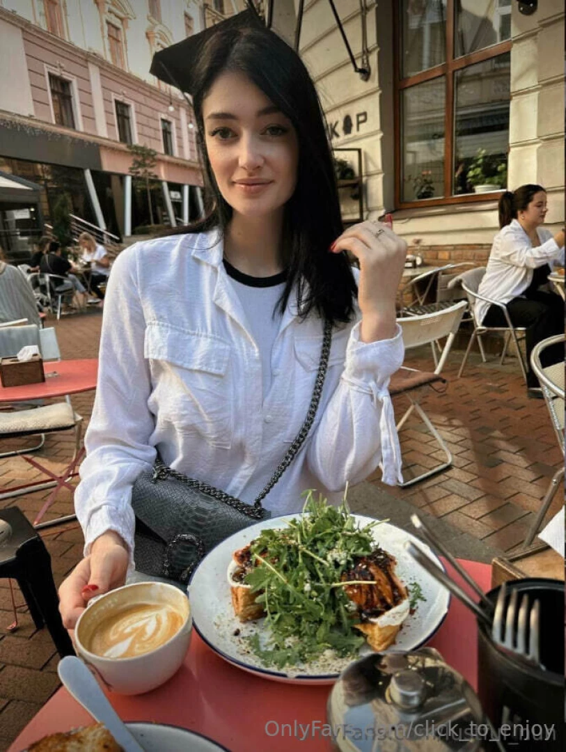 Enjoying a wonderful breakfast in the fresh air do you like a tasty 