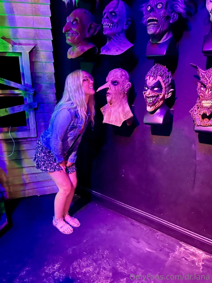 Halloween is my favorite holiday so it was so fun to go to a halloween part 1 