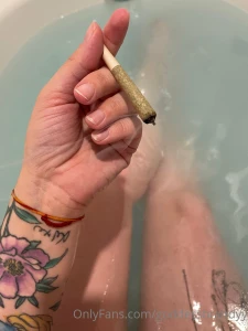 I smoke joints bigger than your dick part 1
