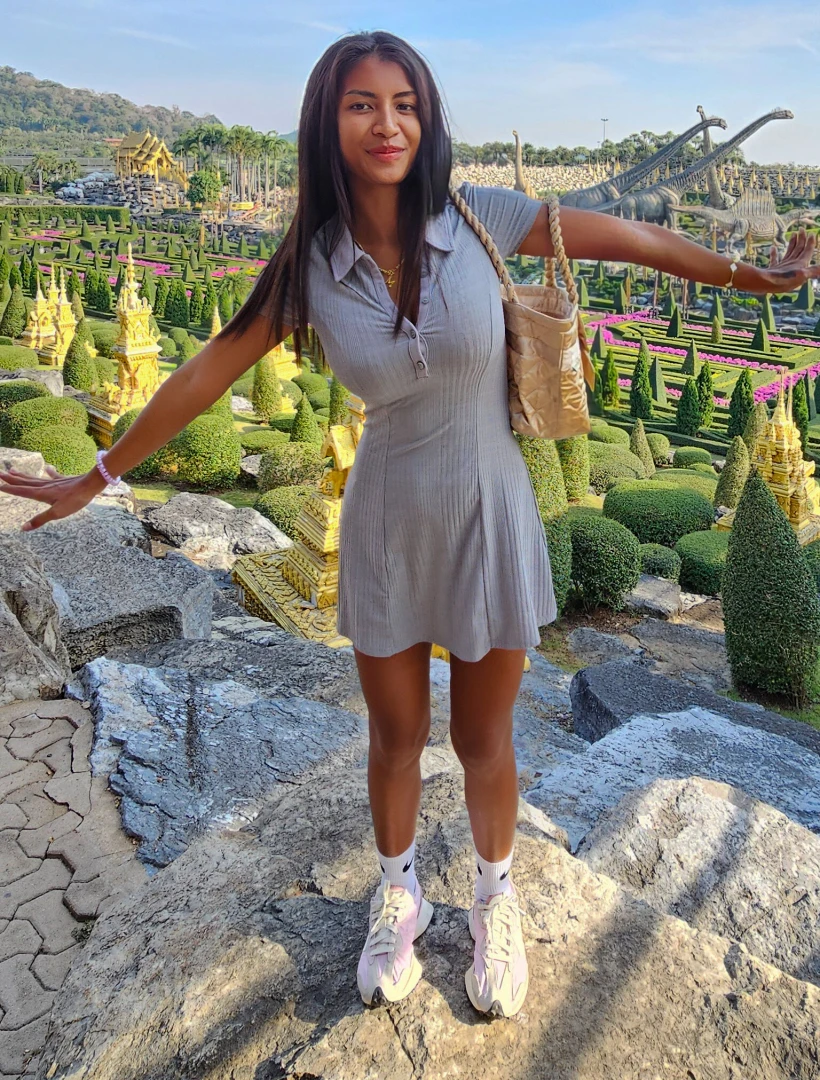 Do i look good in this simple dress 