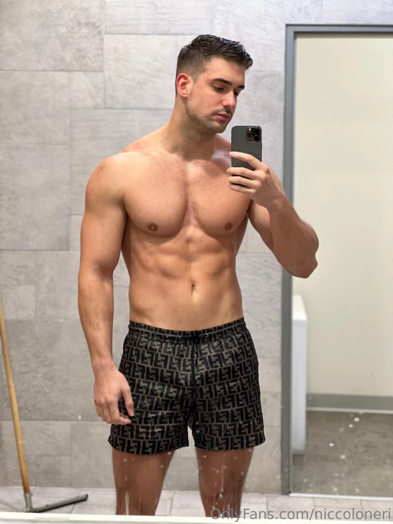 Meet me in the shower after gym 