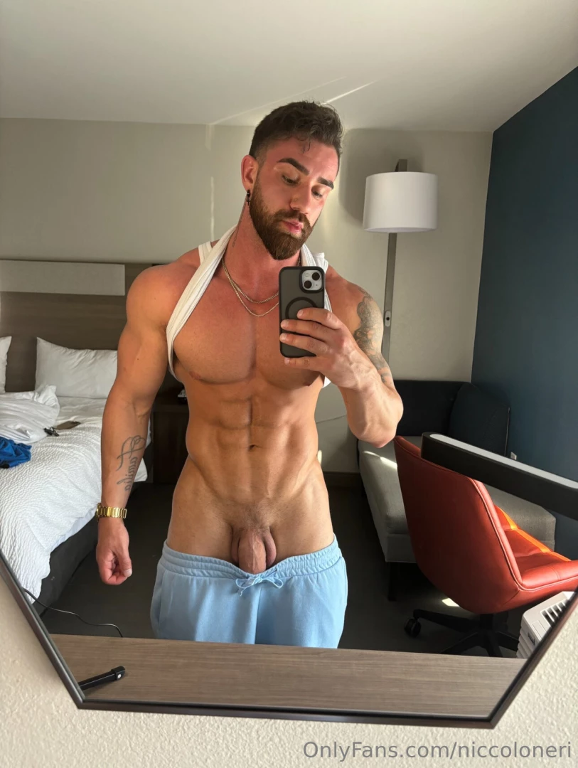 This sexy daddy s of hugeskyler is free right now enjoy tons of his 