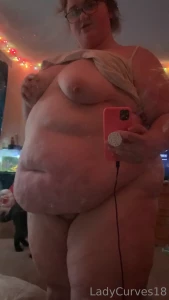 ladylovesbigcock - I know you want to worship this body 